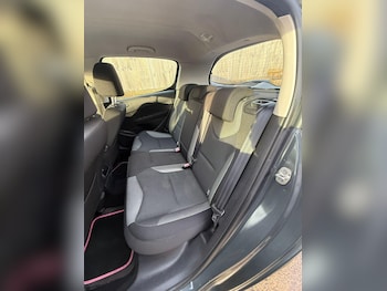 Used Peugeot 308 2012 for sale - 77229387: Photo