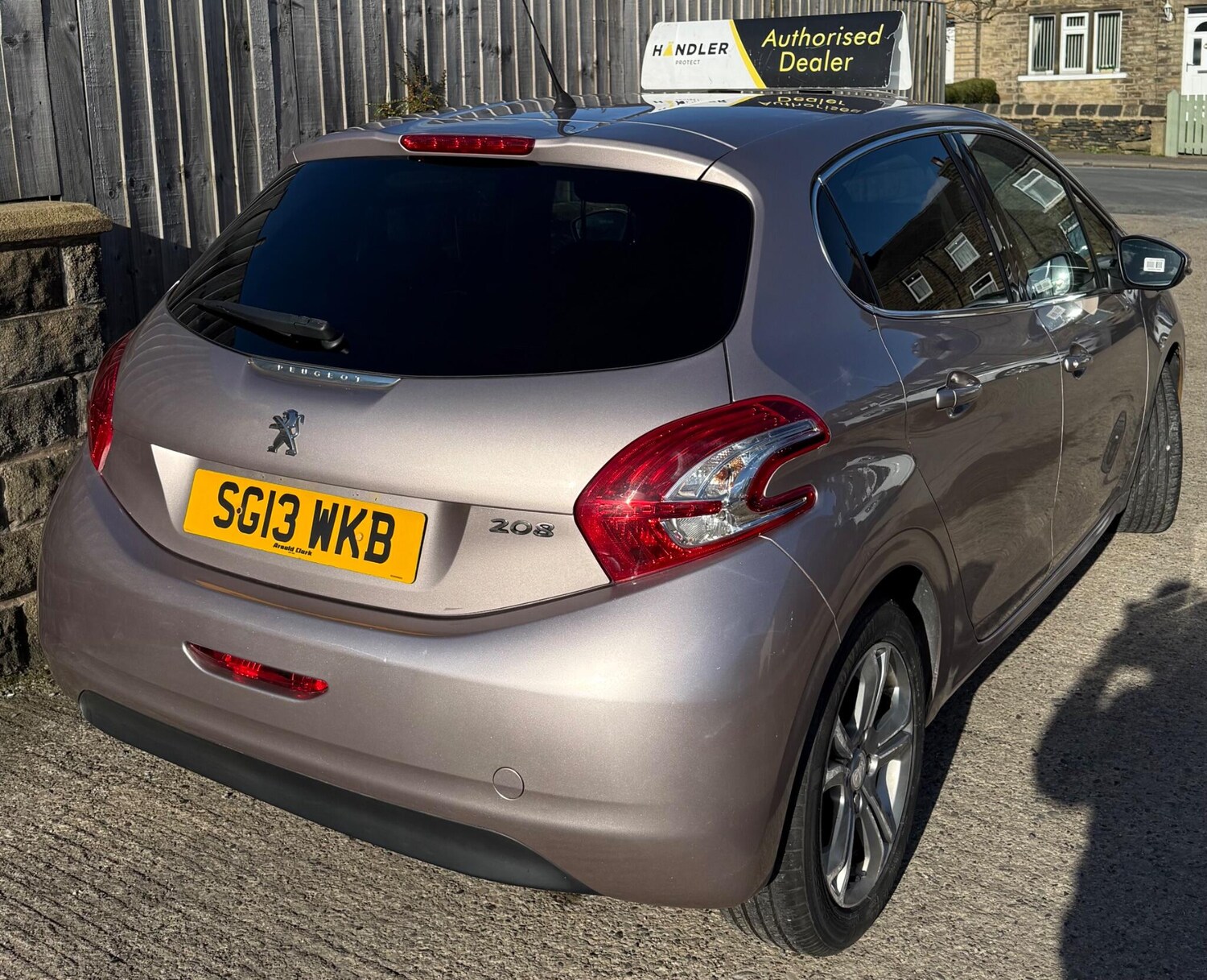 Used Peugeot 208 2013 for sale - 77909355: Photo 18