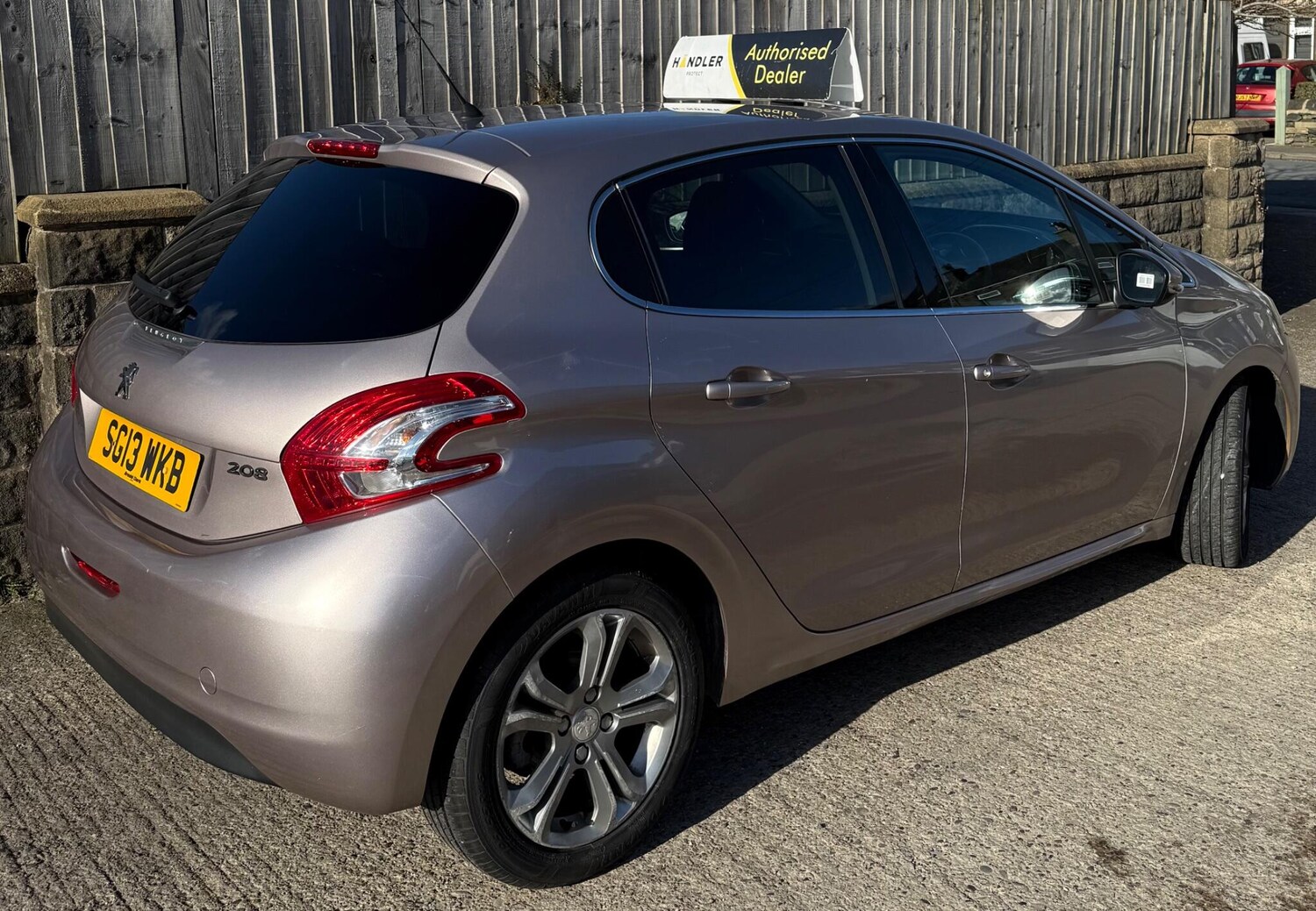 Used Peugeot 208 2013 for sale - 77909355: Photo 19