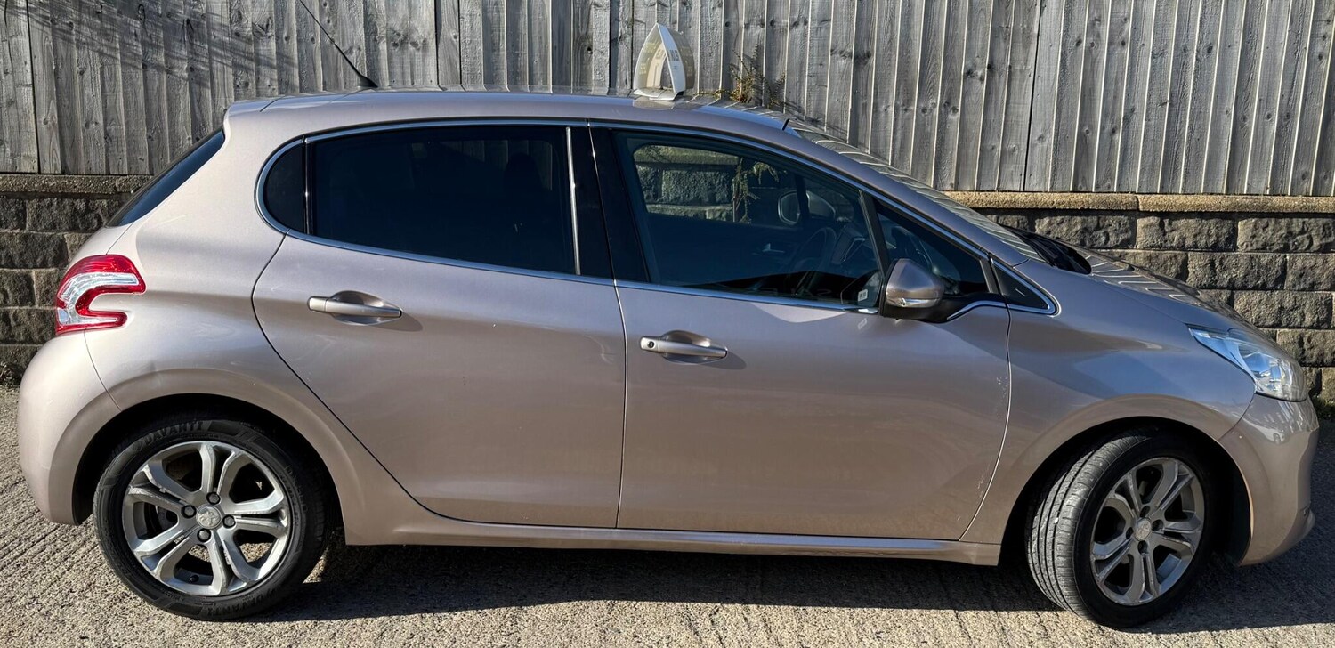 Used Peugeot 208 2013 for sale - 77909355: Photo 20