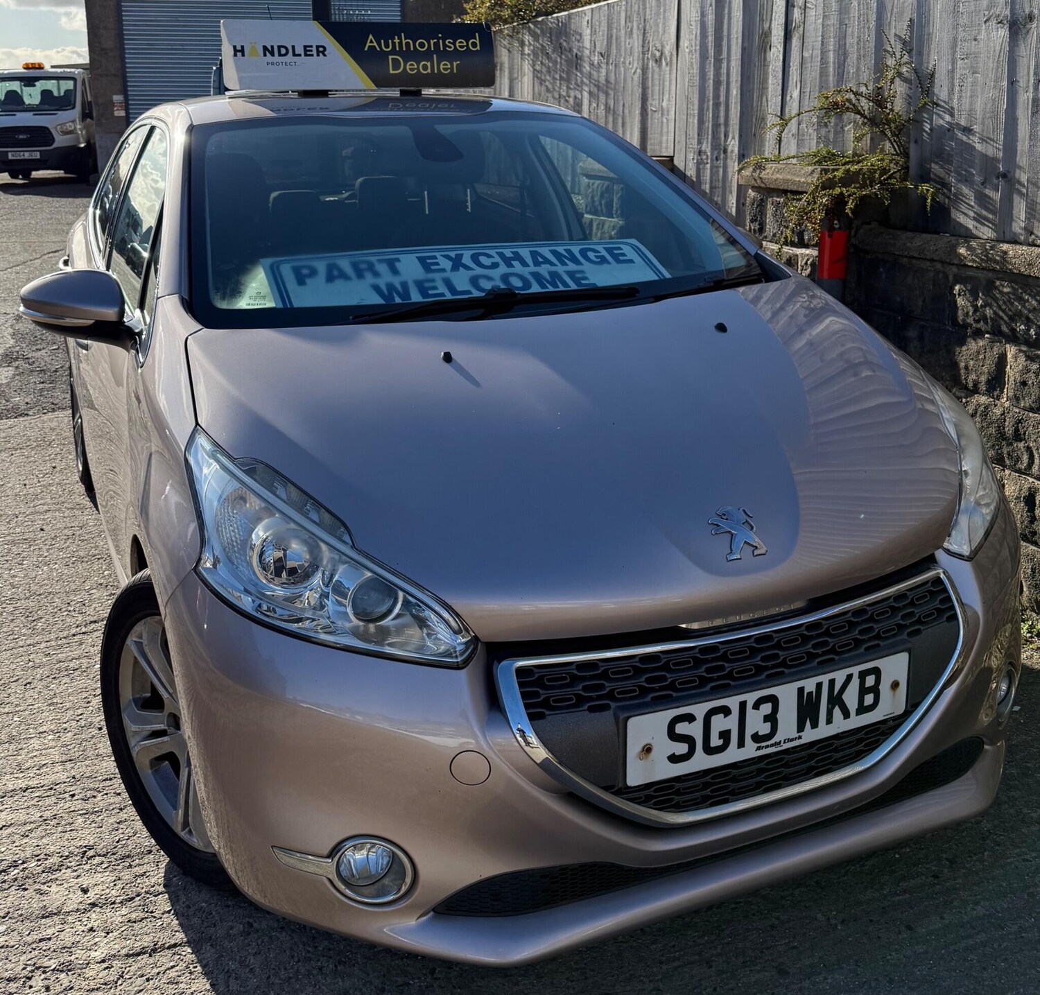 Used Peugeot 208 2013 for sale - 77909355: Photo 22