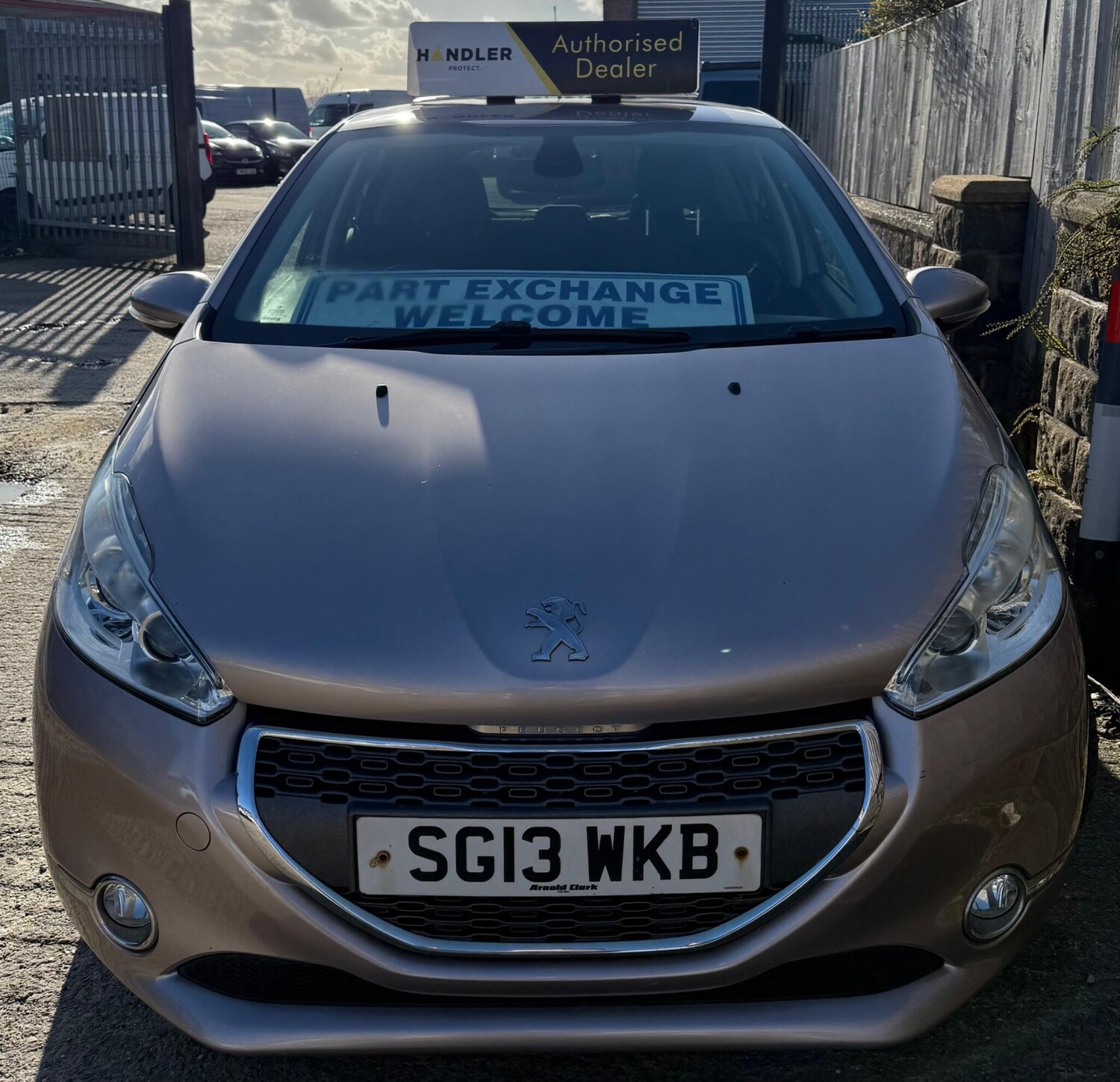Used Peugeot 208 2013 for sale - 77909355: Photo 23