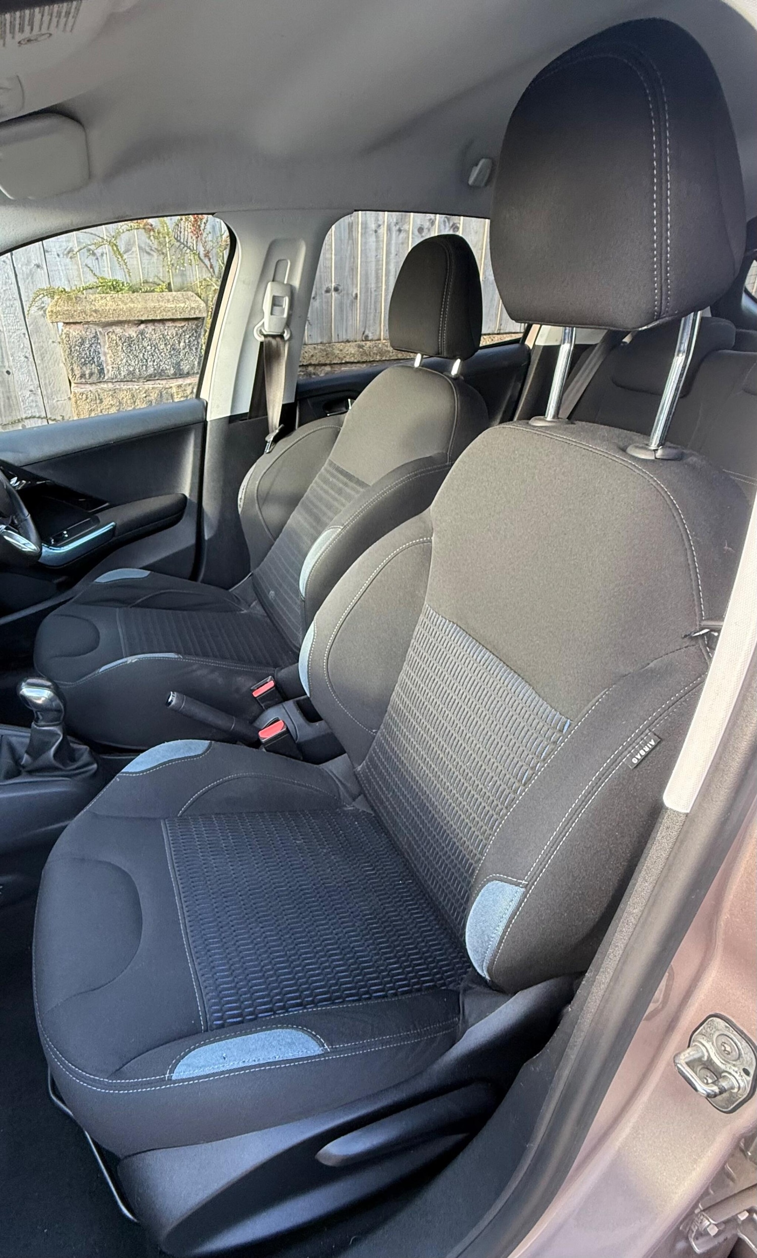 Used Peugeot 208 2013 for sale - 77909355: Photo 4