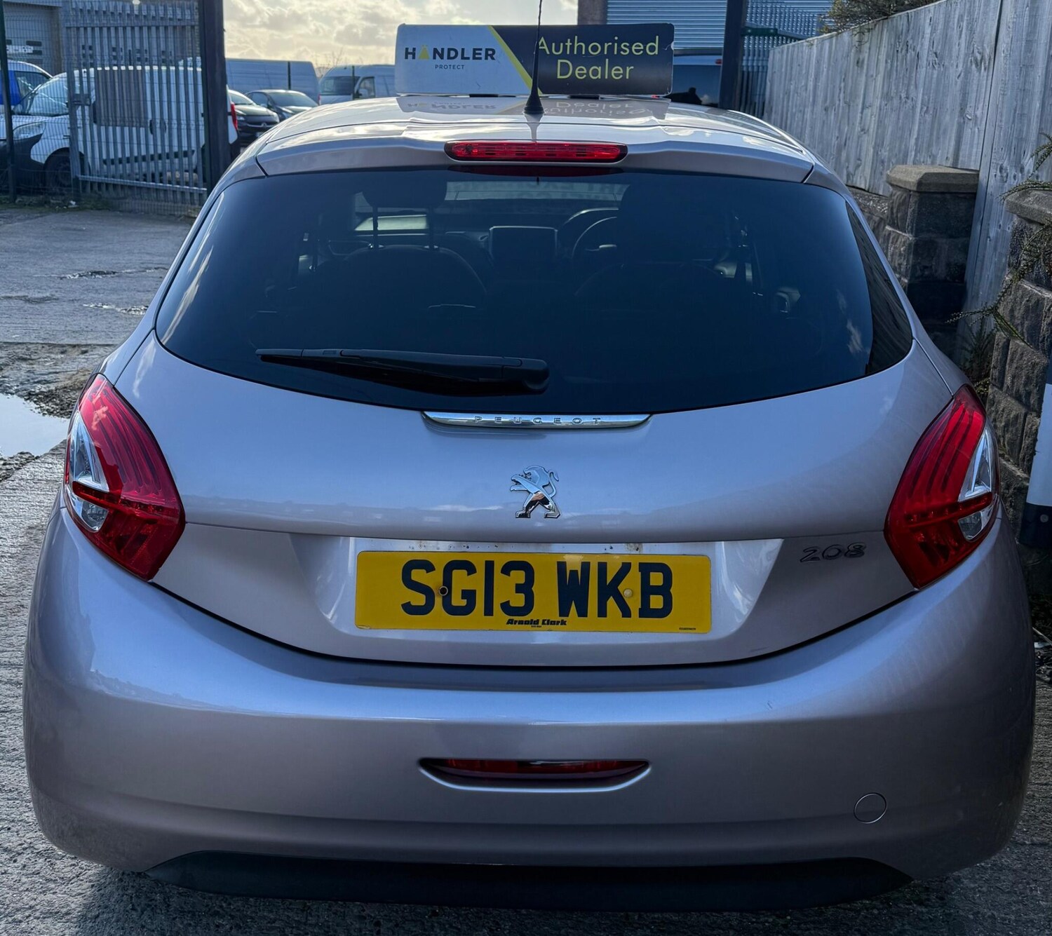 Used Peugeot 208 2013 for sale - 77909355: Photo 6