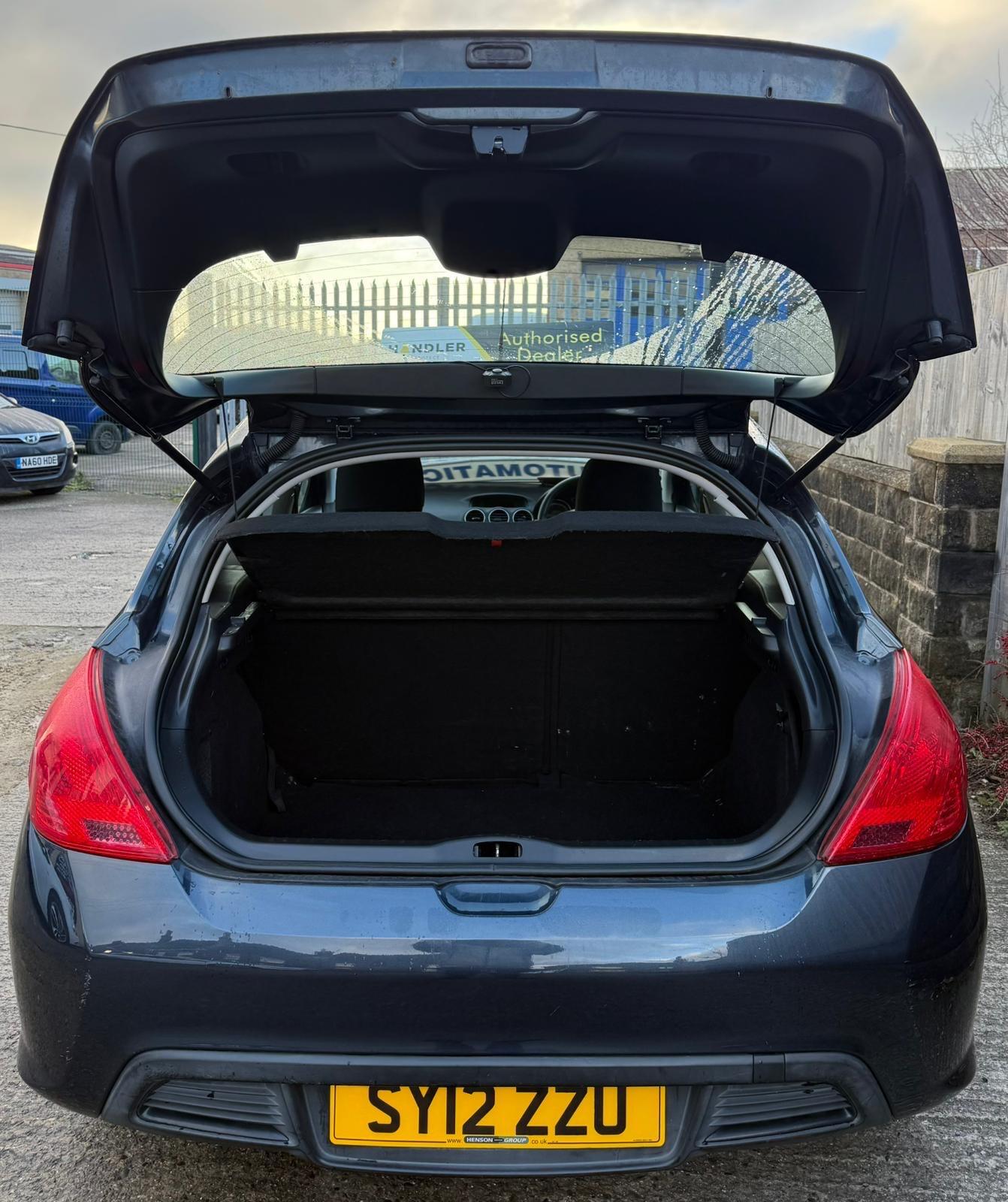 Used Peugeot 308 2012 for sale - 77016922: Photo 16