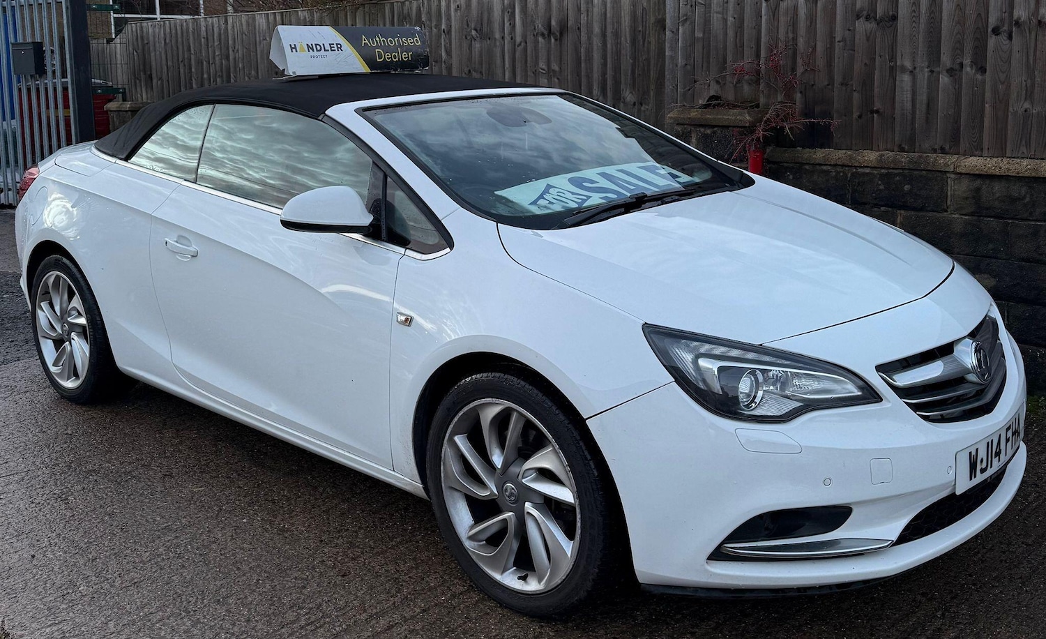 Used Vauxhall Cascada 2014 for sale - 76325903: Photo 2