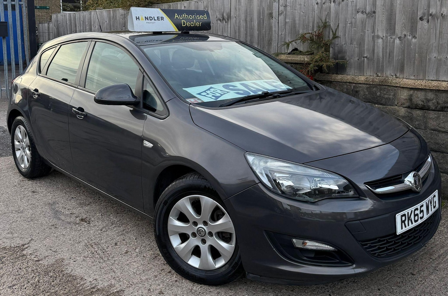 Used Vauxhall Astra 2015 for sale - 76360869: Photo 2