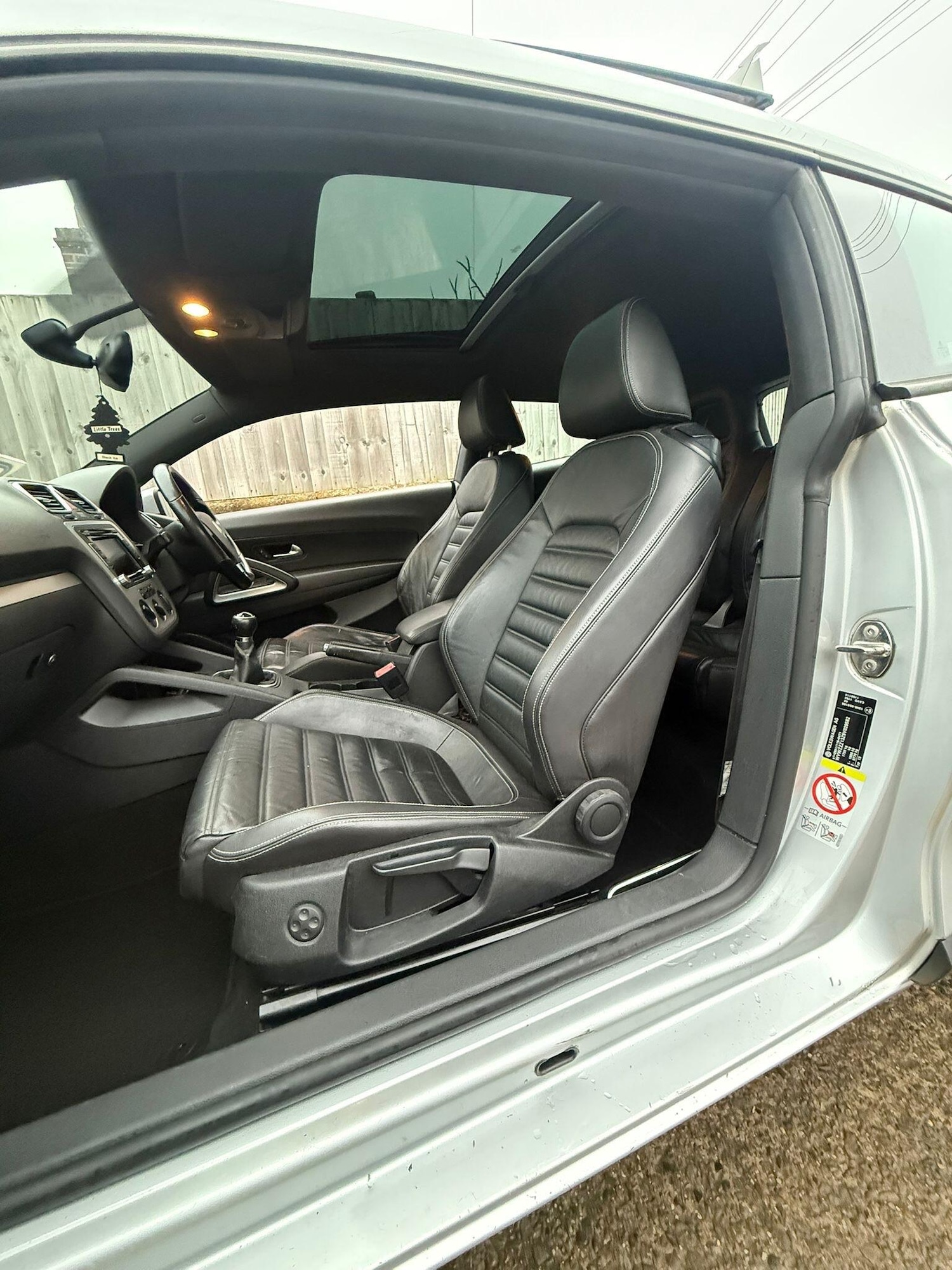 Used Volkswagen Scirocco 2009 for sale - 77411343: Photo 11