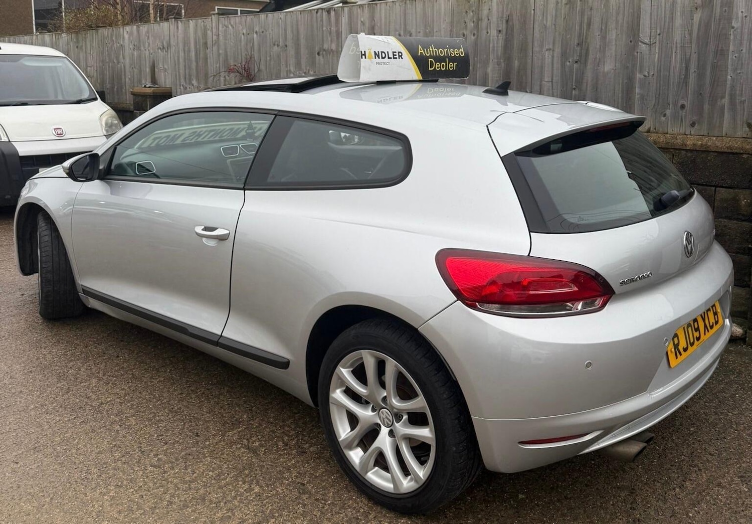 Used Volkswagen Scirocco 2009 for sale - 77411343: Photo 4