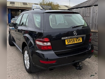 Used Mercedes-Benz M Class 2009 for sale - 76269661: Photo 3