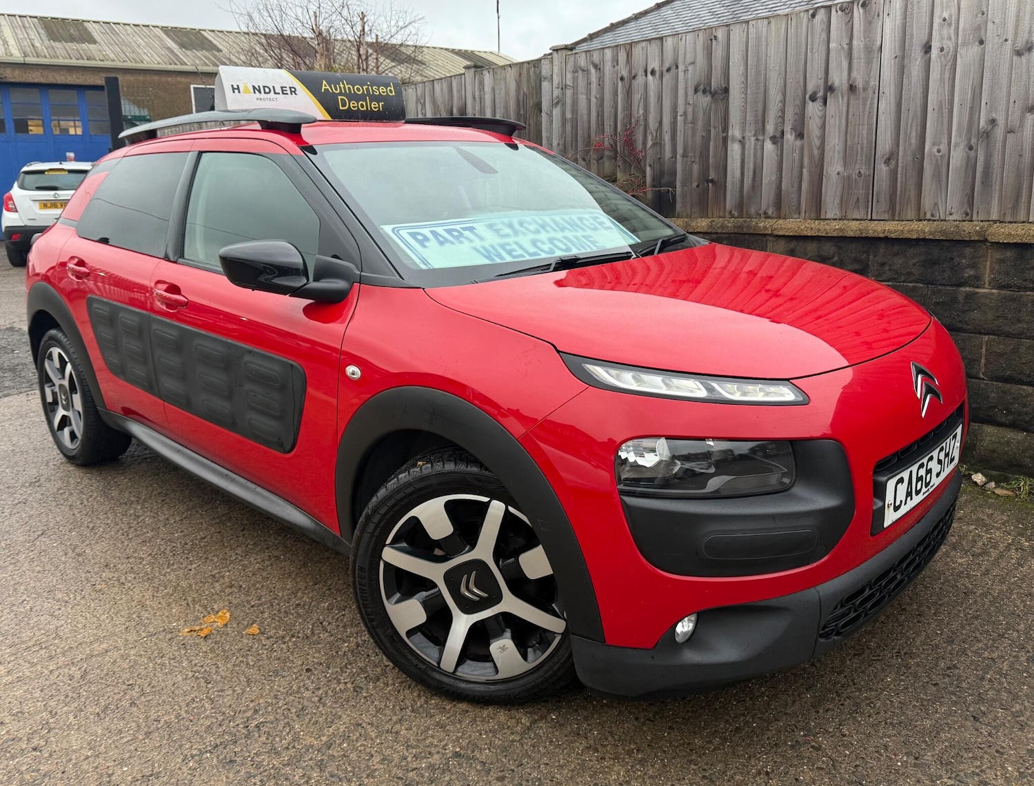 Used Citroen C4 Cactus 2017 for sale - 77050060: Photo 2