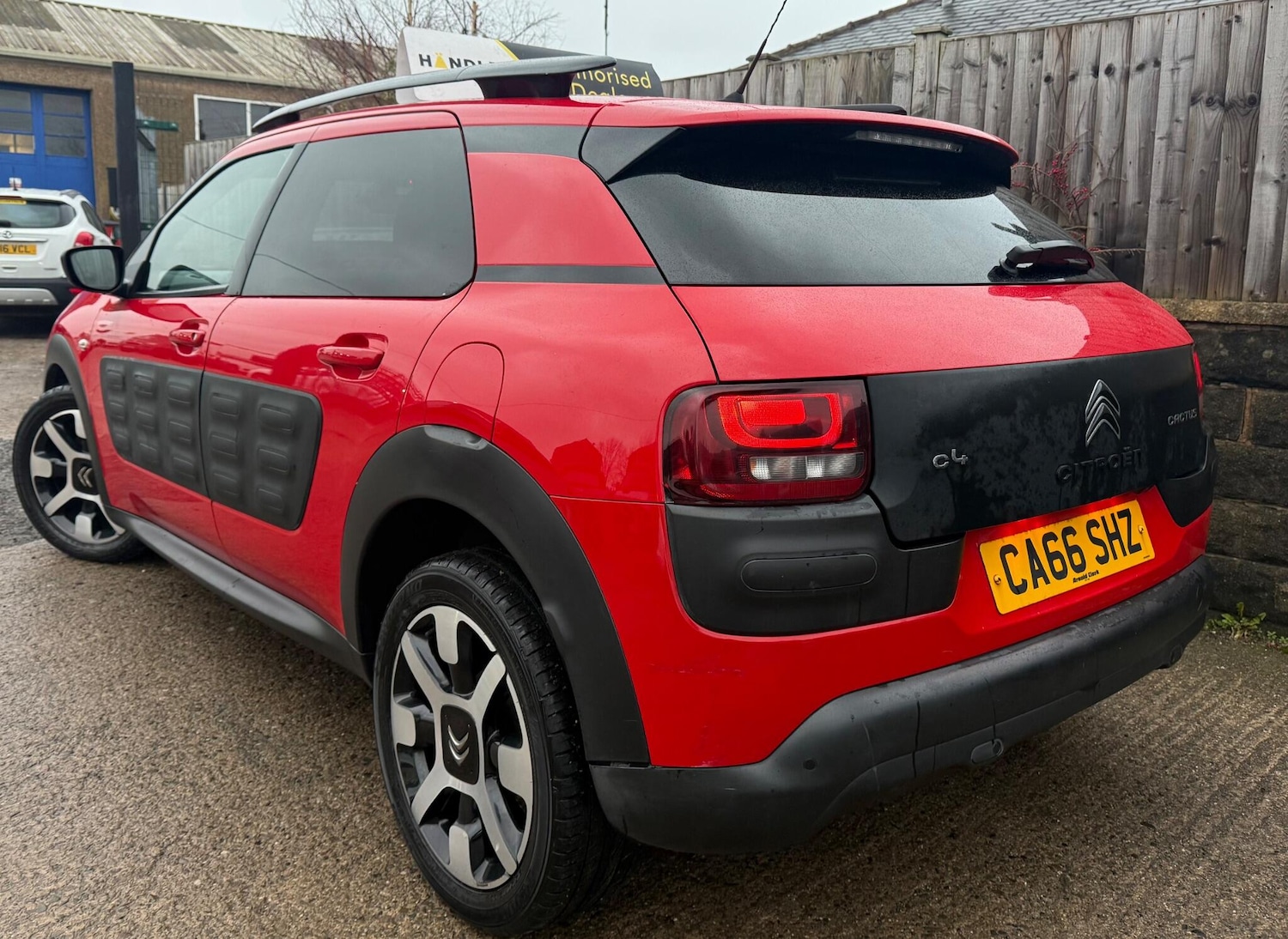 Used Citroen C4 Cactus 2017 for sale - 77050060: Photo 4