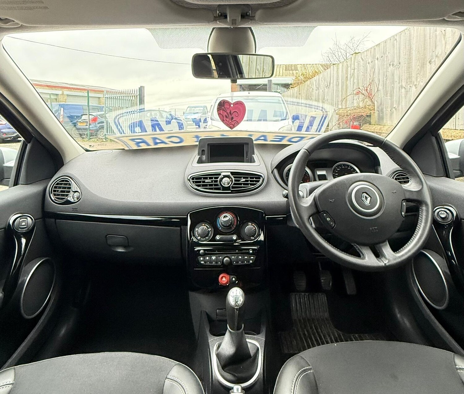 Used Renault Clio for sale - 77496633: Photo 14