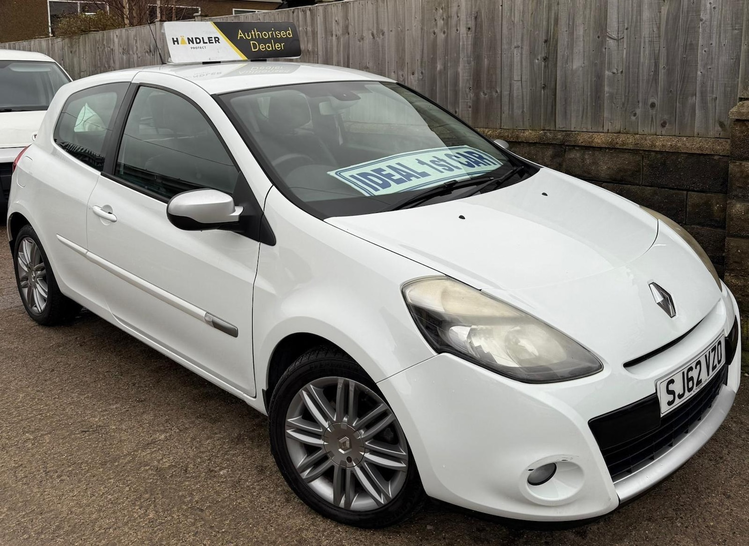 Used Renault Clio for sale - 77496633: Photo 2