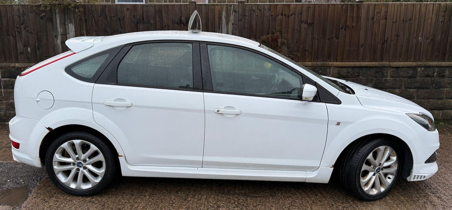 Used Ford Focus 2010 for sale - 76633929: Photo 11