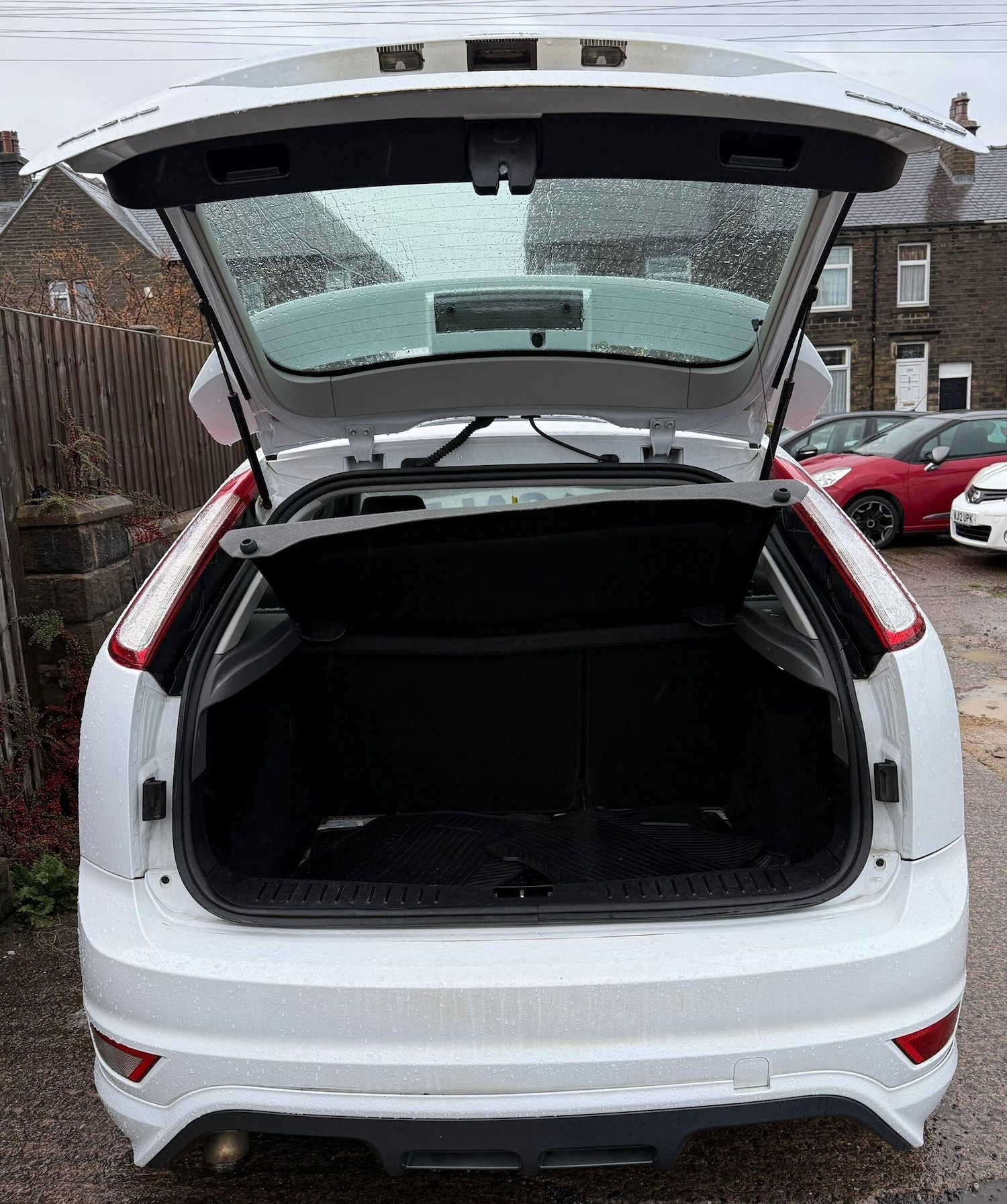 Used Ford Focus 2010 for sale - 76633929: Photo 16