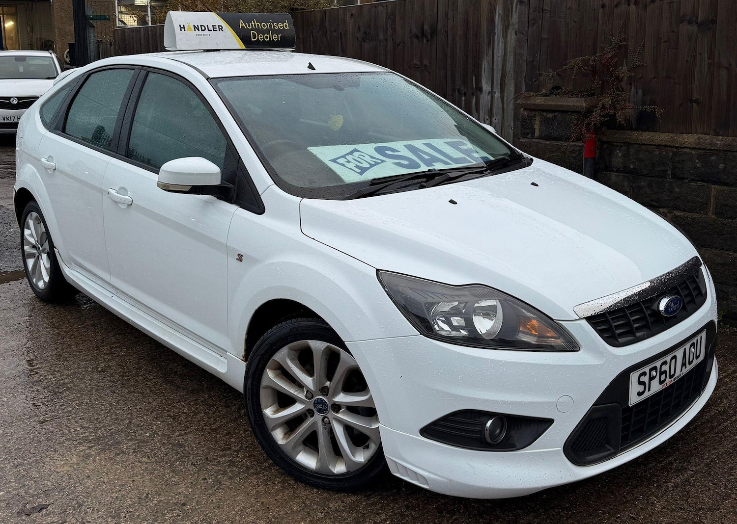 Used Ford Focus 2010 for sale - 76633929: Photo 2