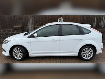 Used Ford Focus 2010 for sale - 76633929: Photo