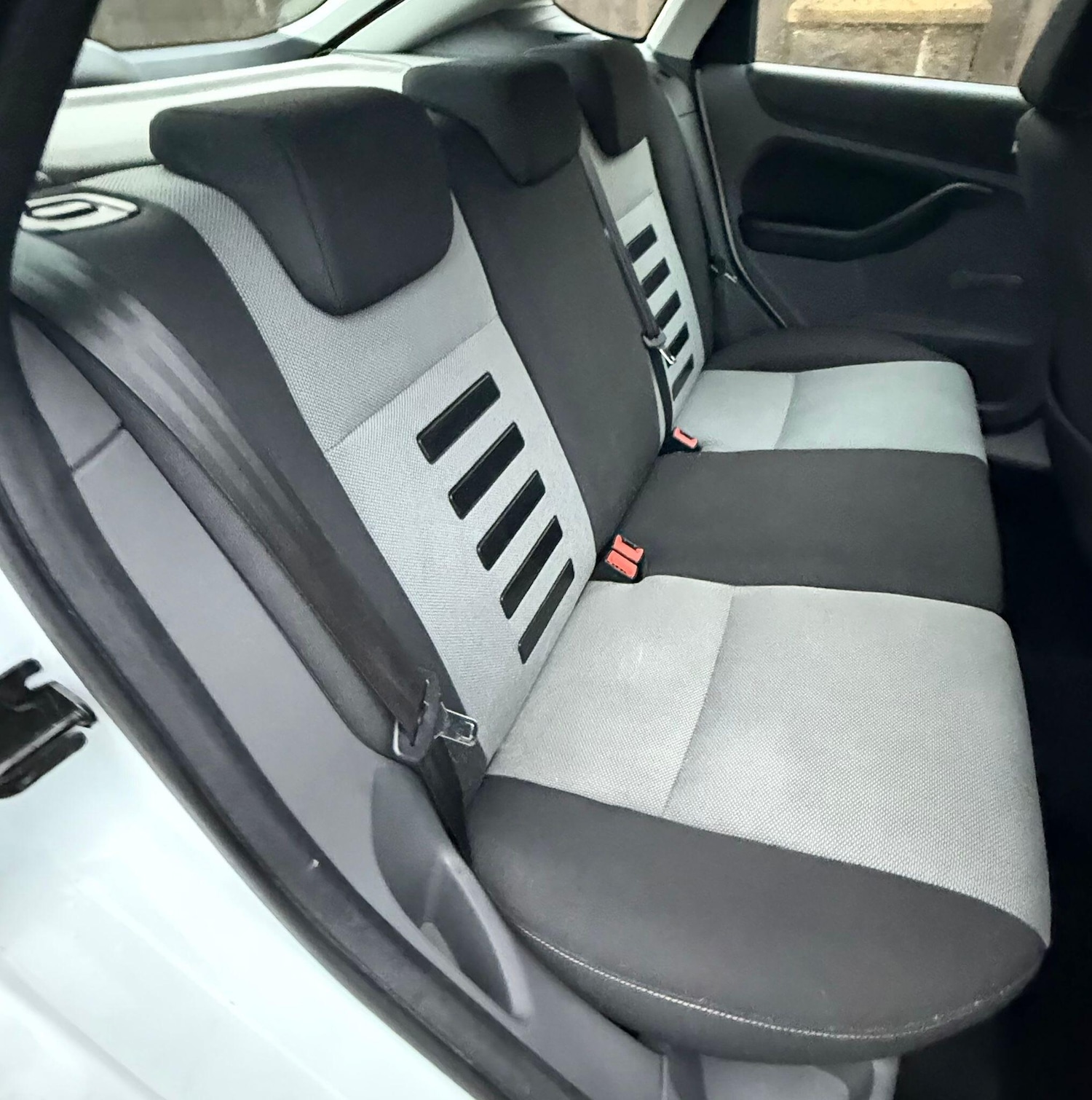 Used Ford Focus 2010 for sale - 76633929: Photo 9