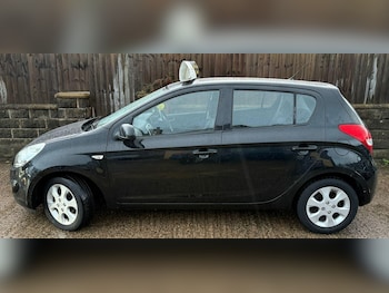 Used Hyundai i20 2010 for sale - 76633535: Photo