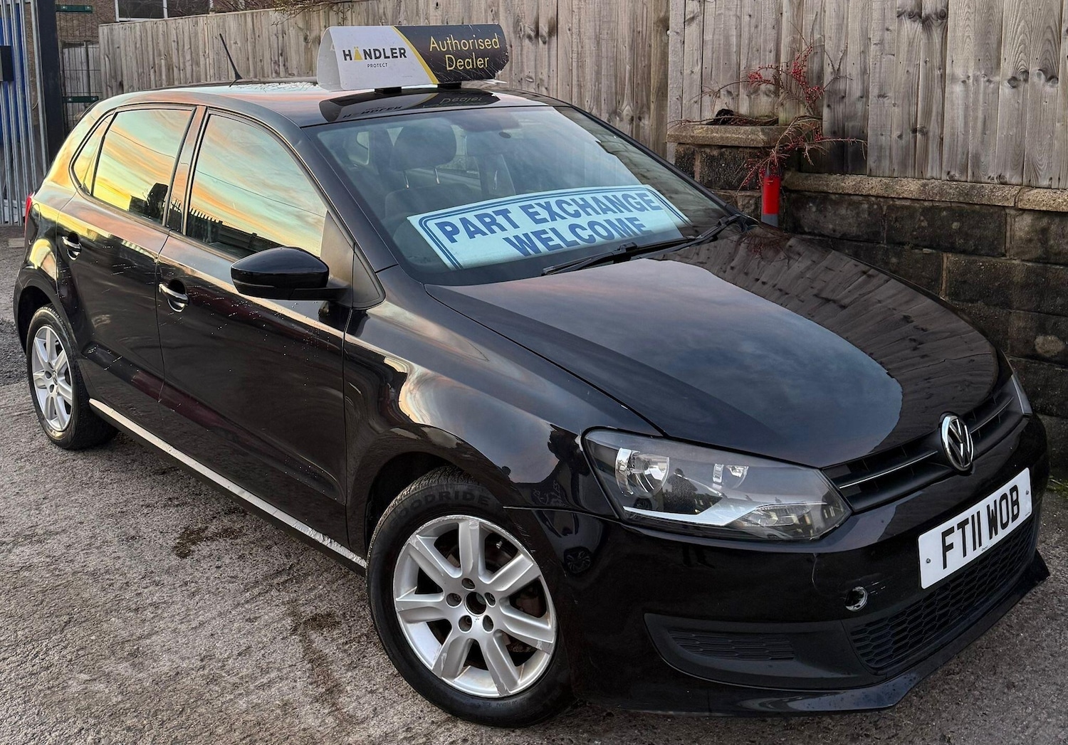 Used Volkswagen Polo 2011 for sale - 76964712: Photo 2