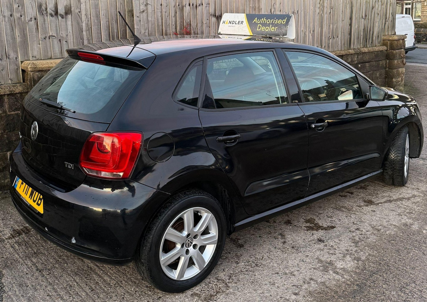Used Volkswagen Polo 2011 for sale - 76964712: Photo 4