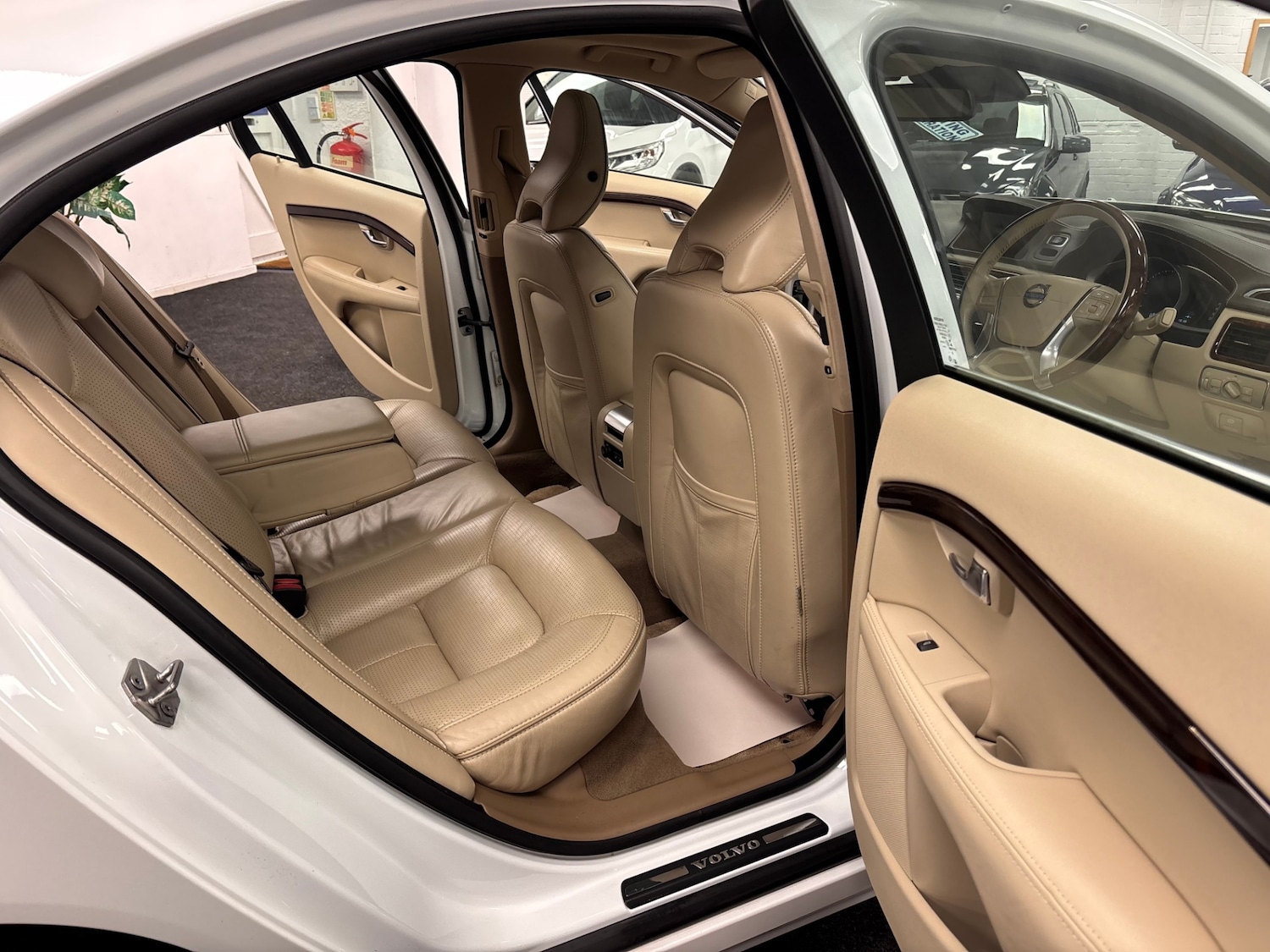 Used Volvo S80 2013 for sale - 77306377: Photo 17