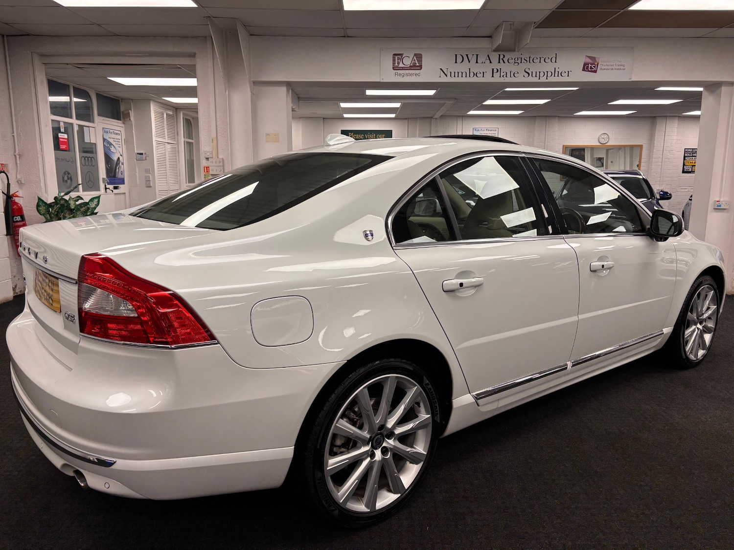 Used Volvo S80 2013 for sale - 77306377: Photo 3