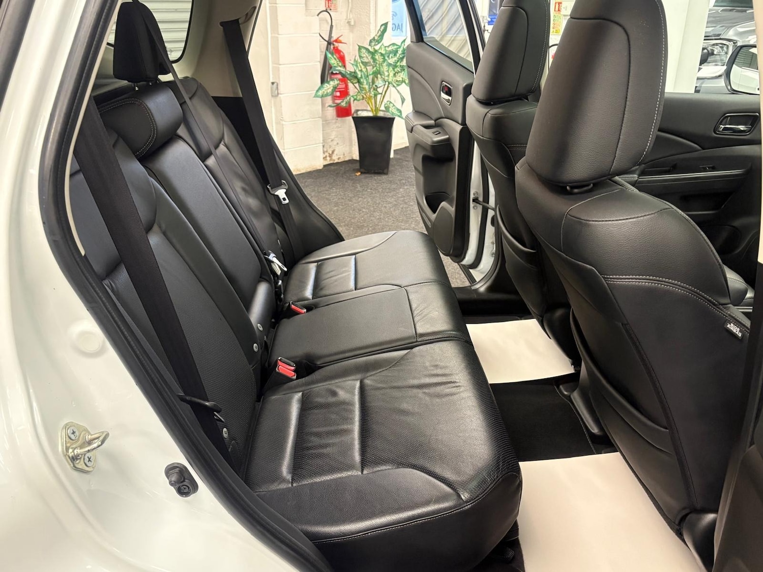 Used Honda CR-V 2015 for sale - 76500499: Photo 14