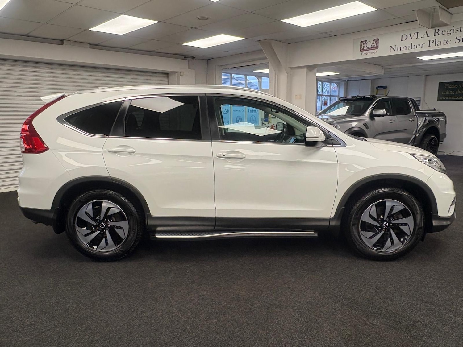 Used Honda CR-V 2015 for sale - 76500499: Photo 8