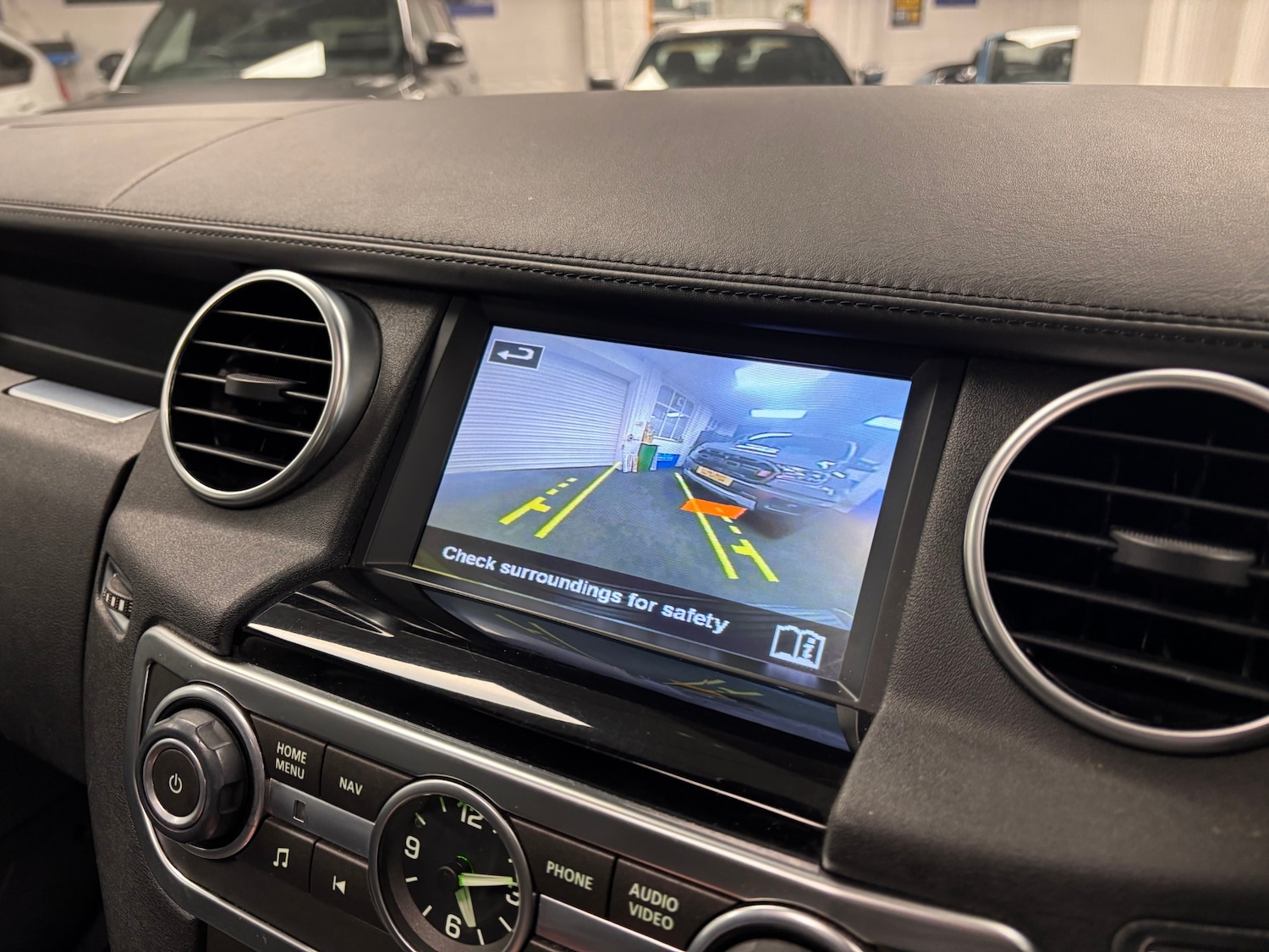 Used Land Rover Discovery 2016 for sale - 76488211: Photo 12