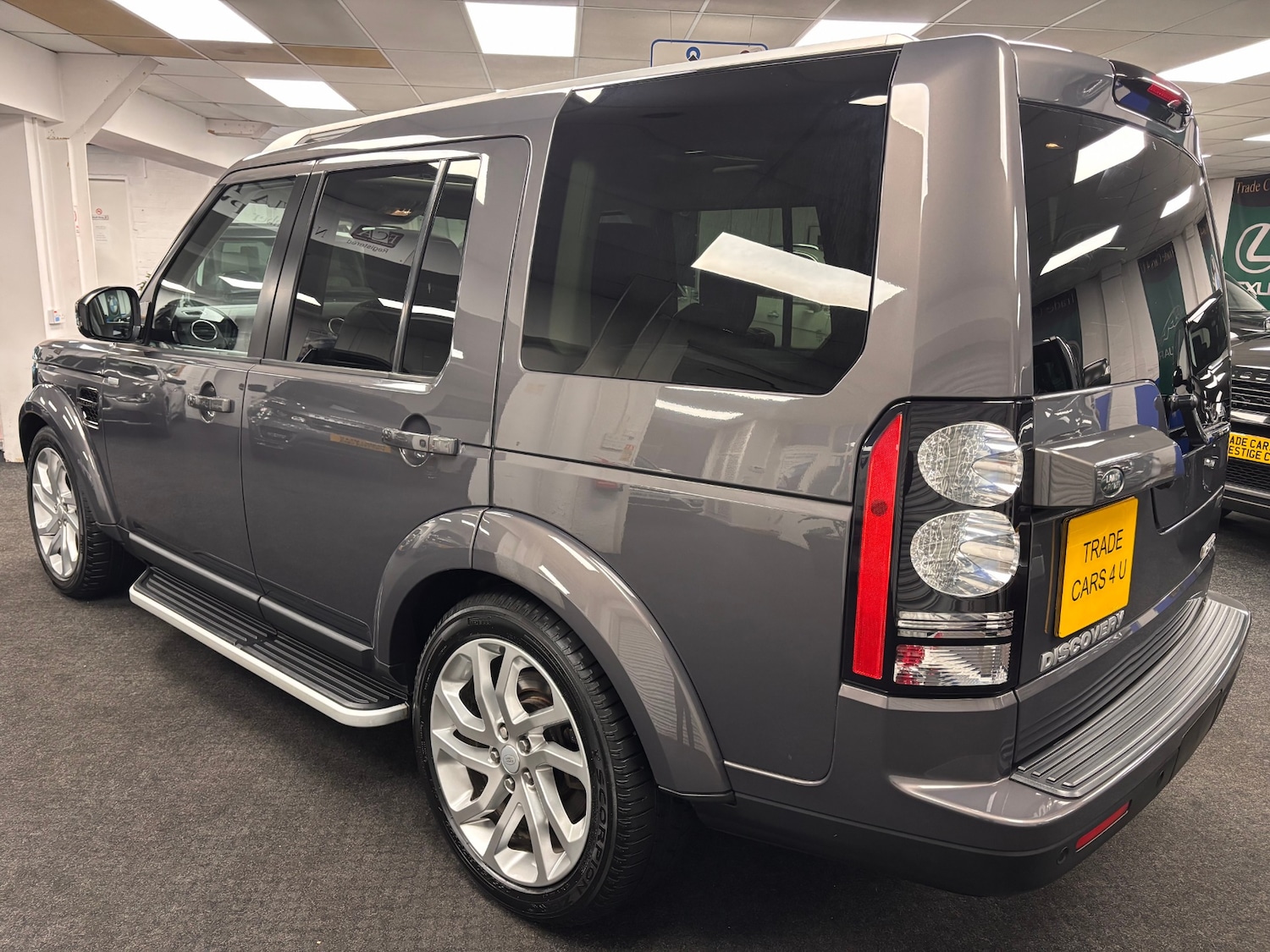 Used Land Rover Discovery 2016 for sale - 76488211: Photo 4