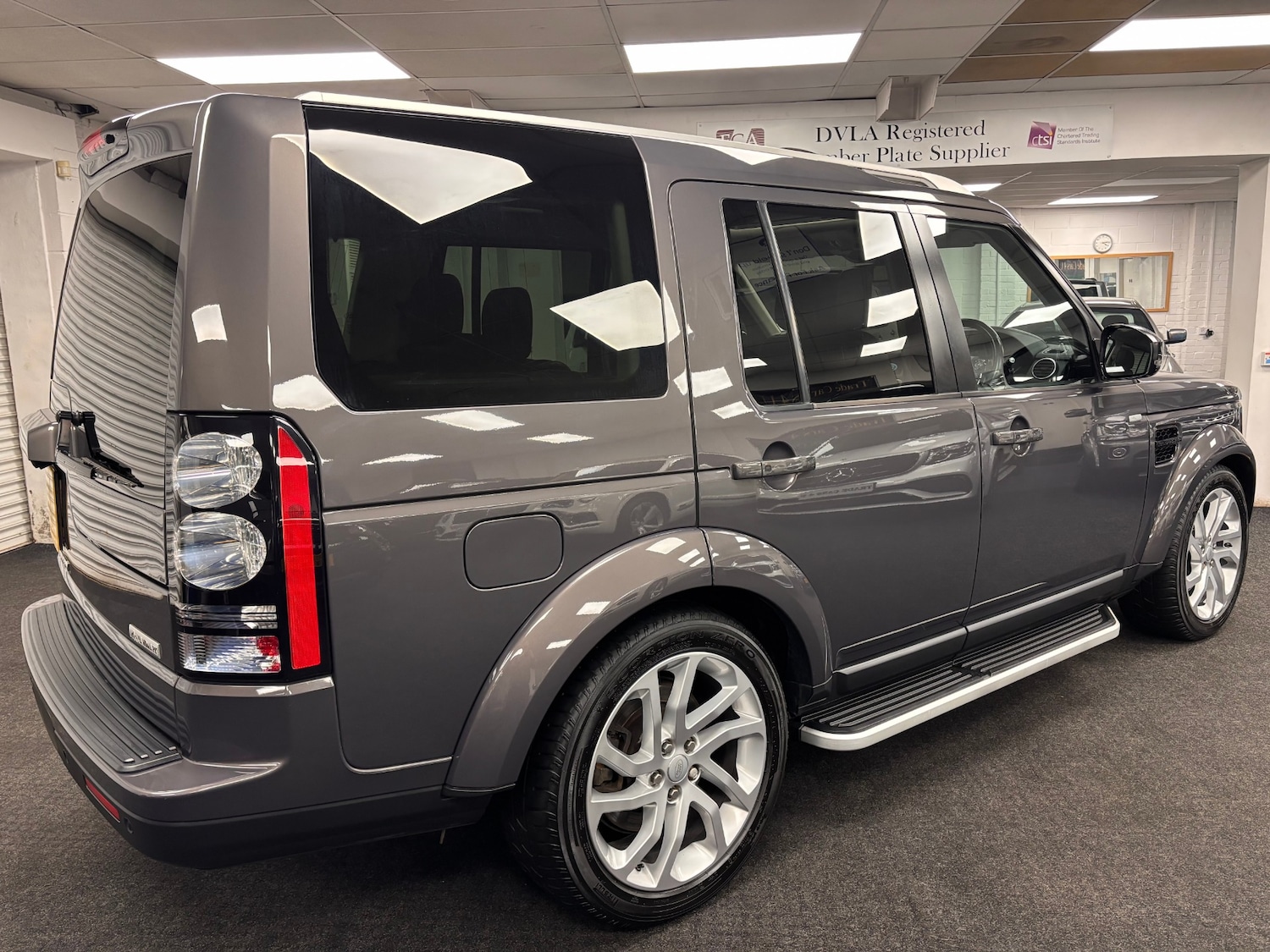 Used Land Rover Discovery 2016 for sale - 76488211: Photo 6