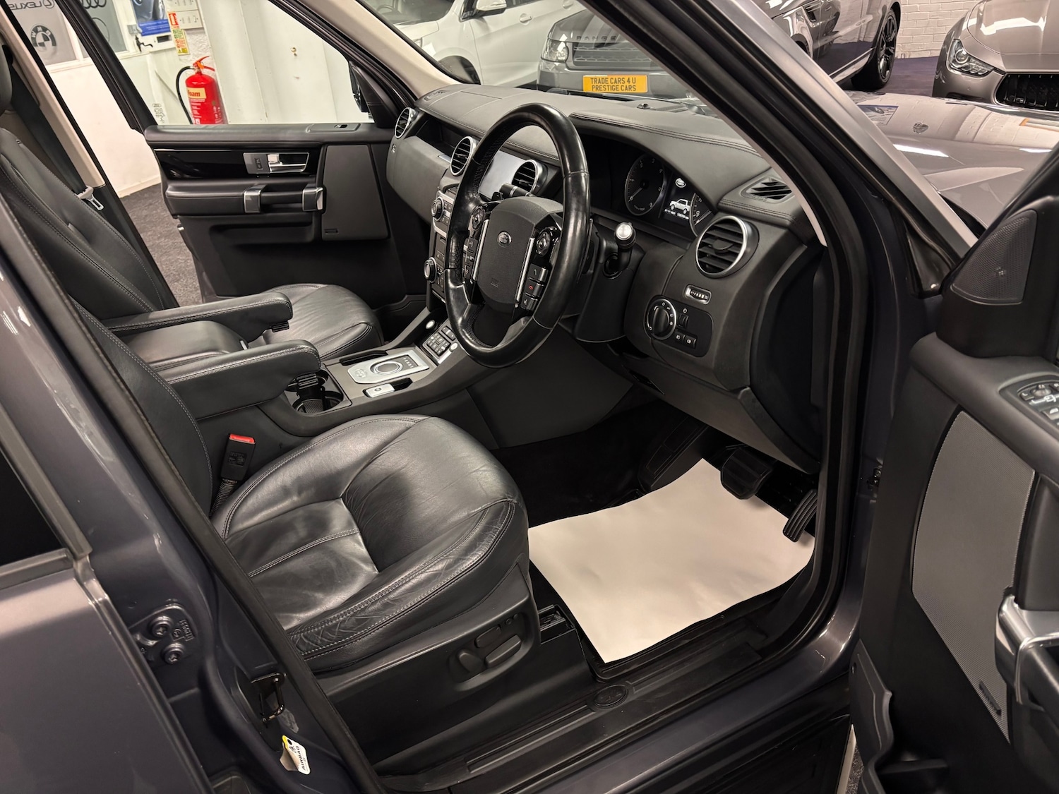 Used Land Rover Discovery 2016 for sale - 76488211: Photo 9