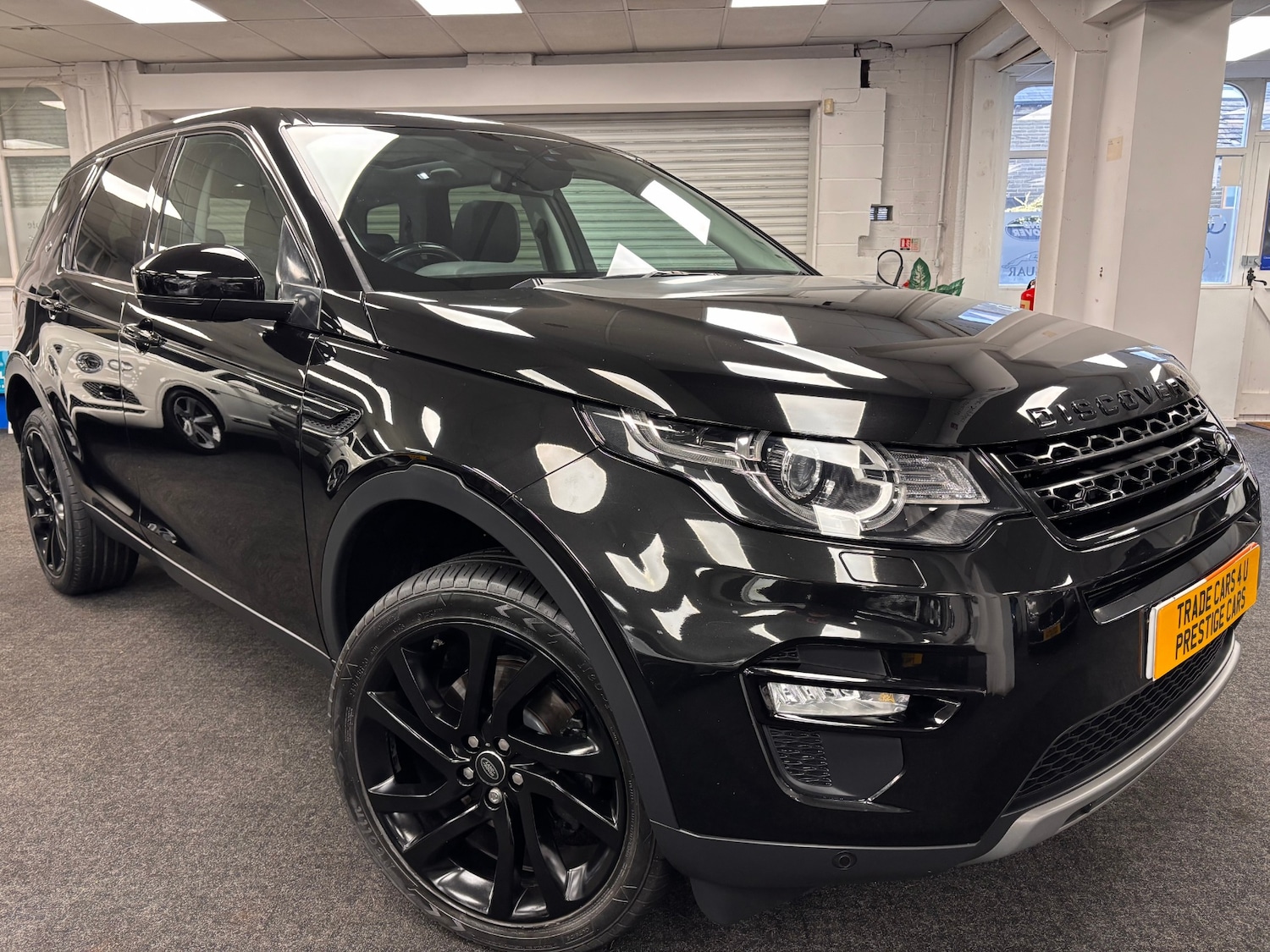 Used Land Rover Discovery Sport 2017 for sale - 76743647: Photo 1