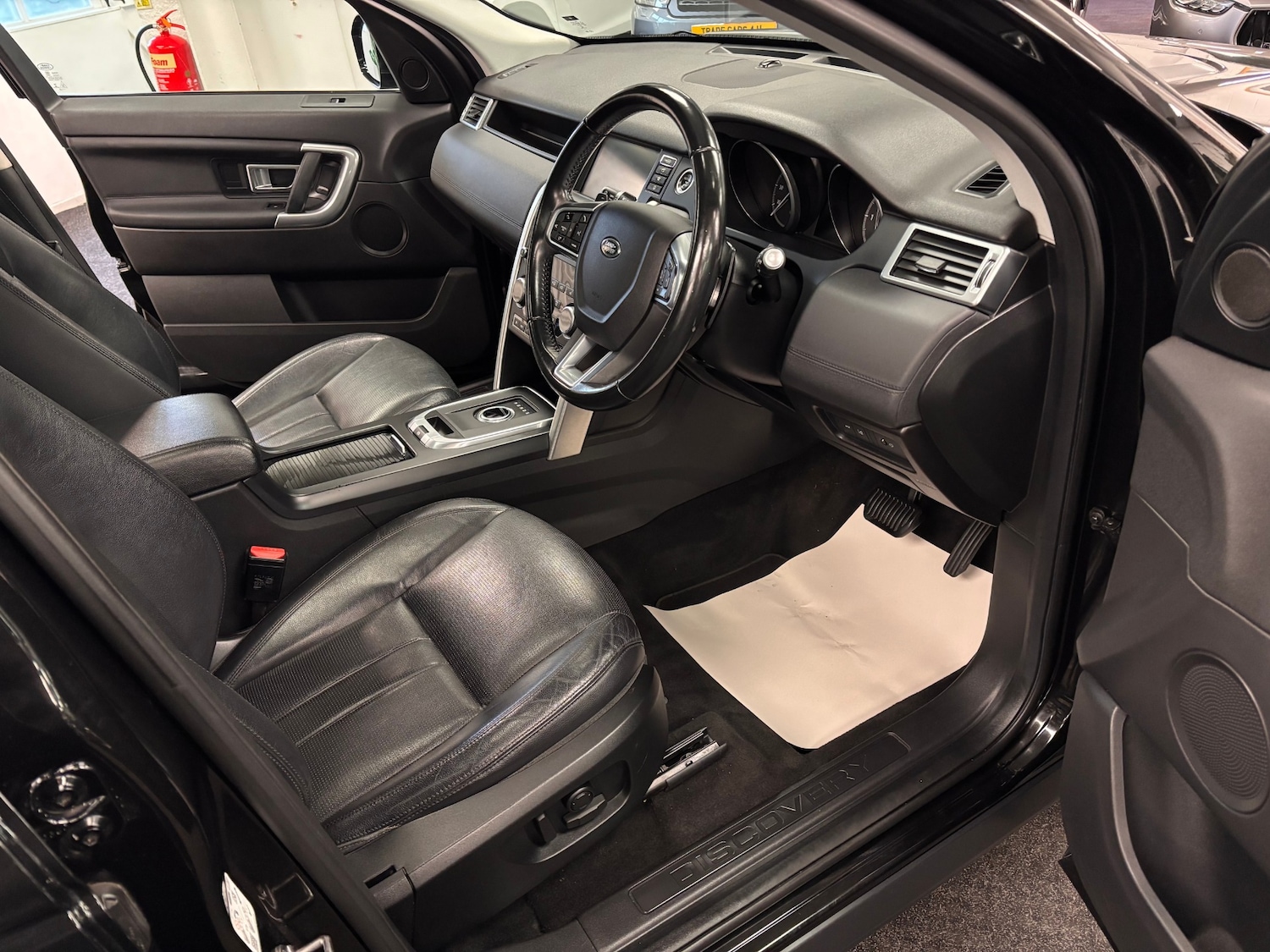 Used Land Rover Discovery Sport 2017 for sale - 76743647: Photo 9