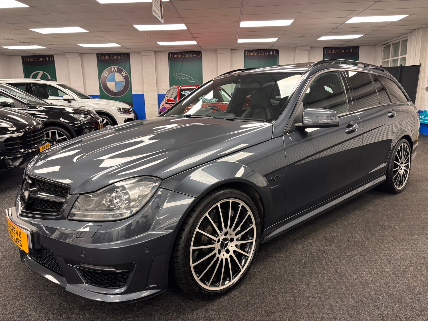 Used Mercedes-Benz C Class 2013 for sale - 76912605: Photo 2