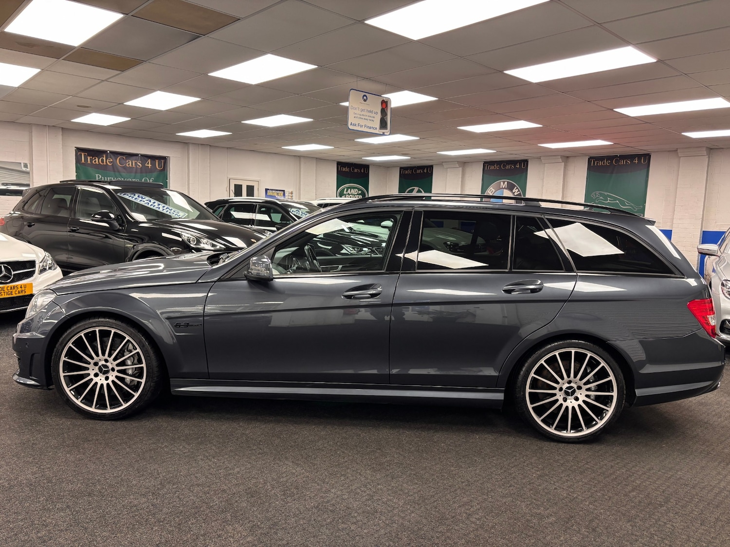 Used Mercedes-Benz C Class 2013 for sale - 76912605: Photo 4