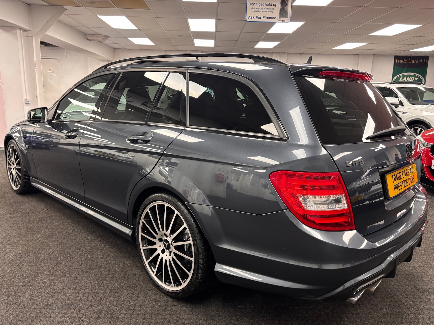 Used Mercedes-Benz C Class 2013 for sale - 76912605: Photo 5