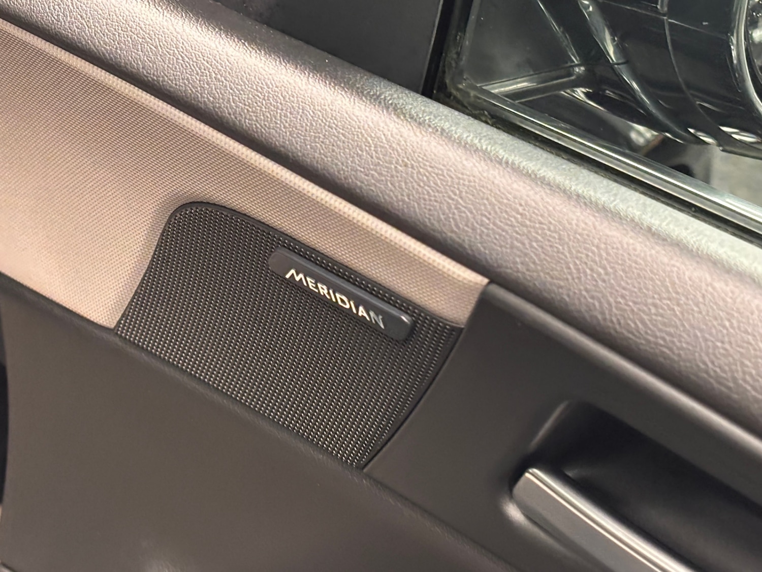 Used Jaguar XE 2016 for sale - 76743645: Photo 16