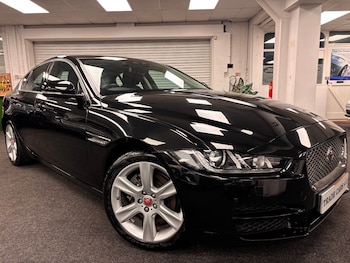 Used Jaguar XE 2016 for sale - 76743645: Photo