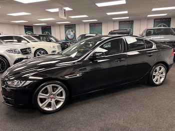 Used Jaguar XE 2016 for sale - 76743645: Photo