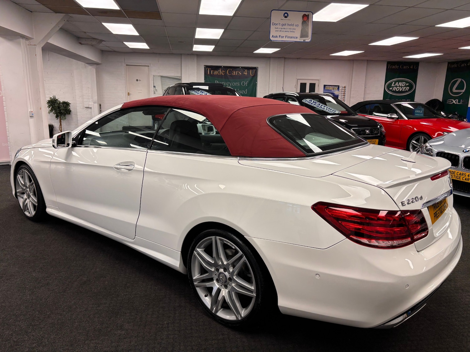 Used Mercedes-Benz E Class 2016 for sale - 77062084: Photo 3