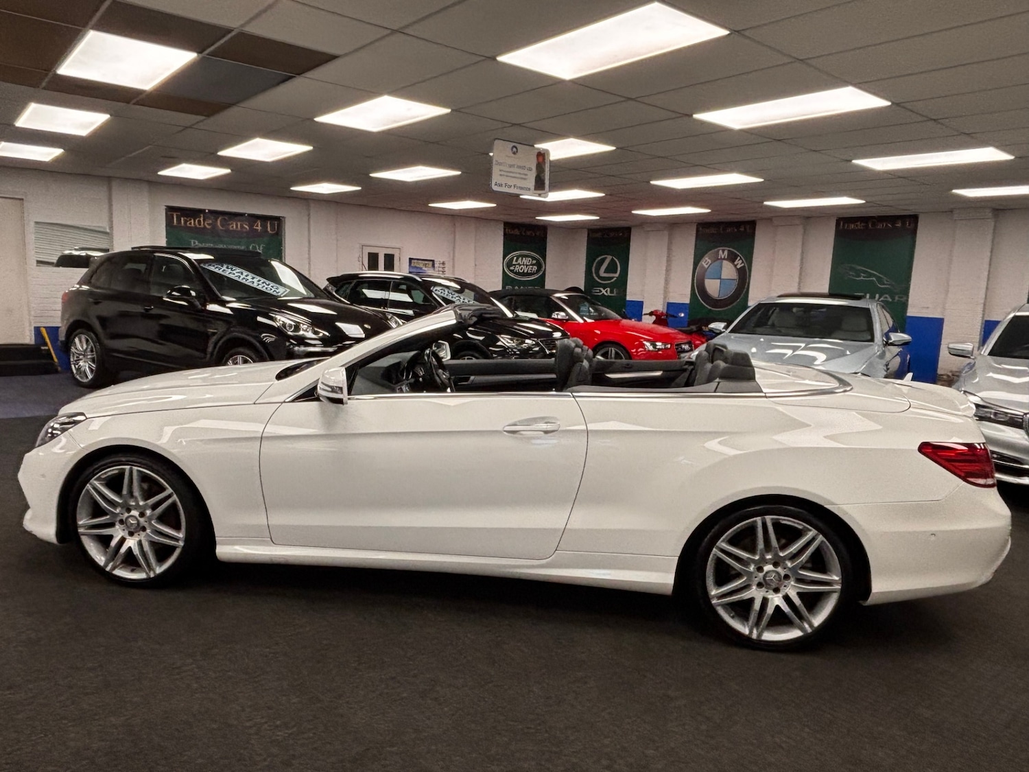 Used Mercedes-Benz E Class 2016 for sale - 77062084: Photo 4