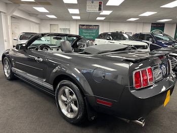 Used Ford Mustang 2007 for sale - 75644589: Photo