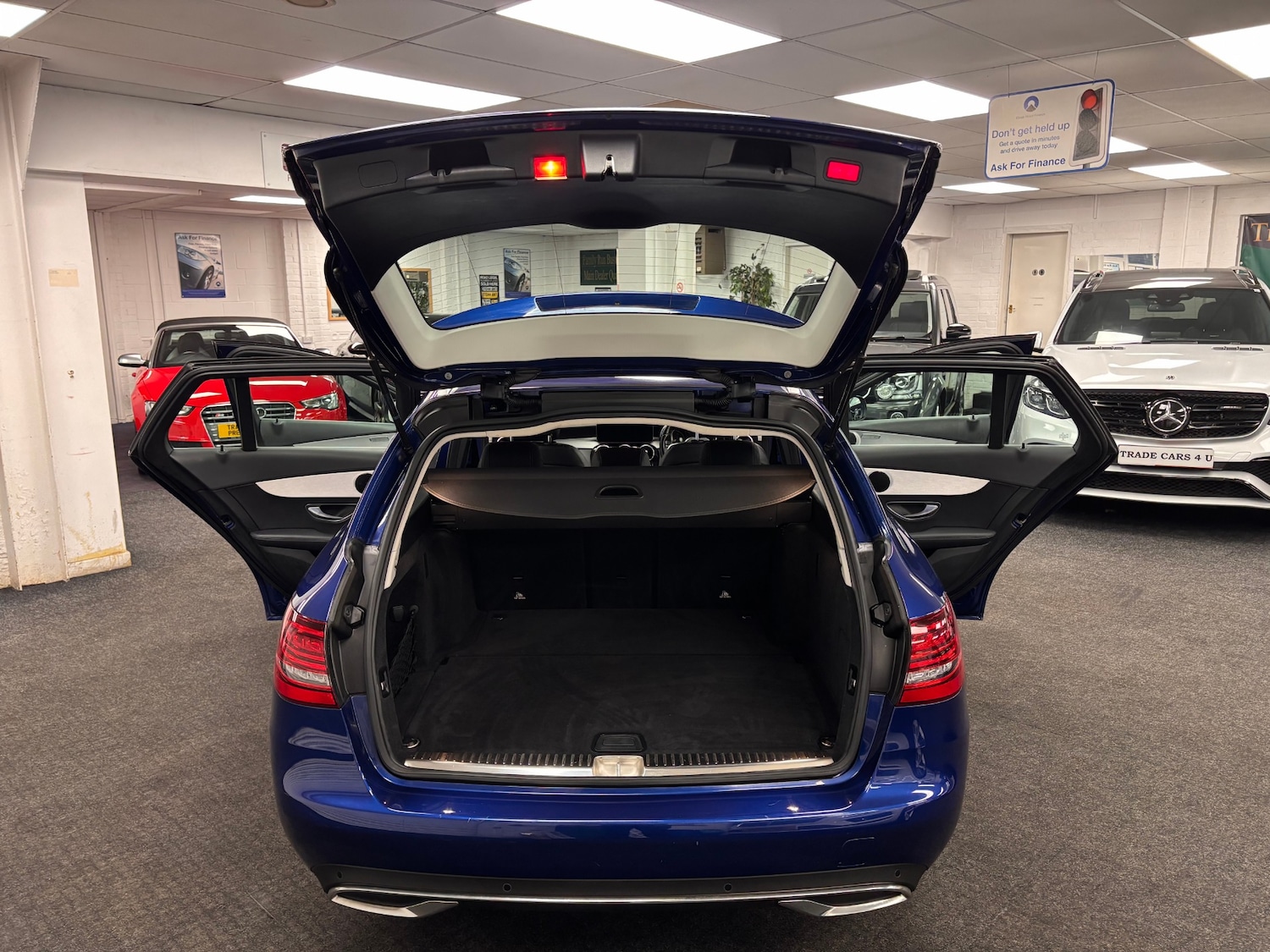 Used Mercedes-Benz C Class 2019 for sale - 76998786: Photo 18