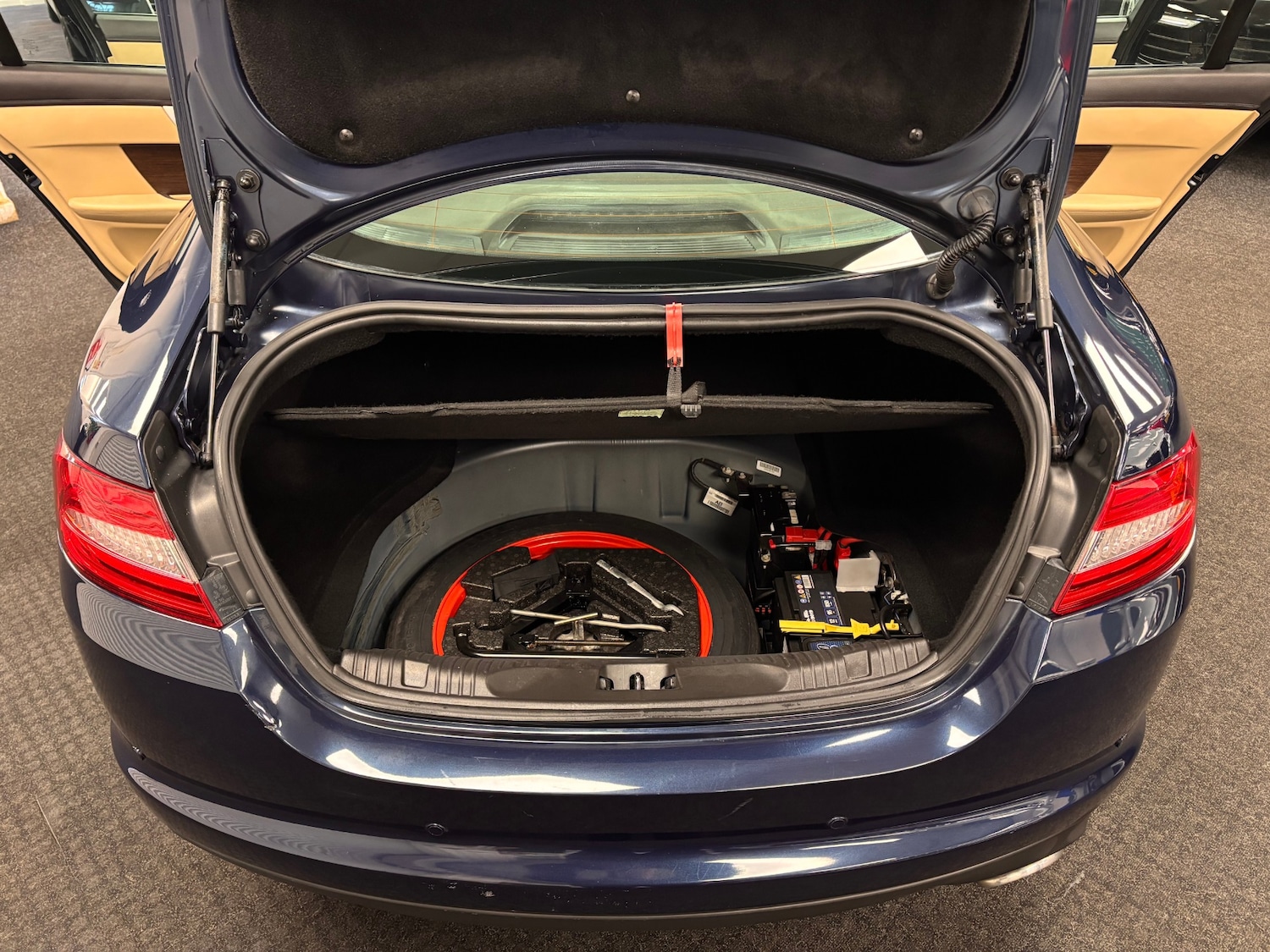 Used Jaguar XF 2012 for sale - 77306878: Photo 14