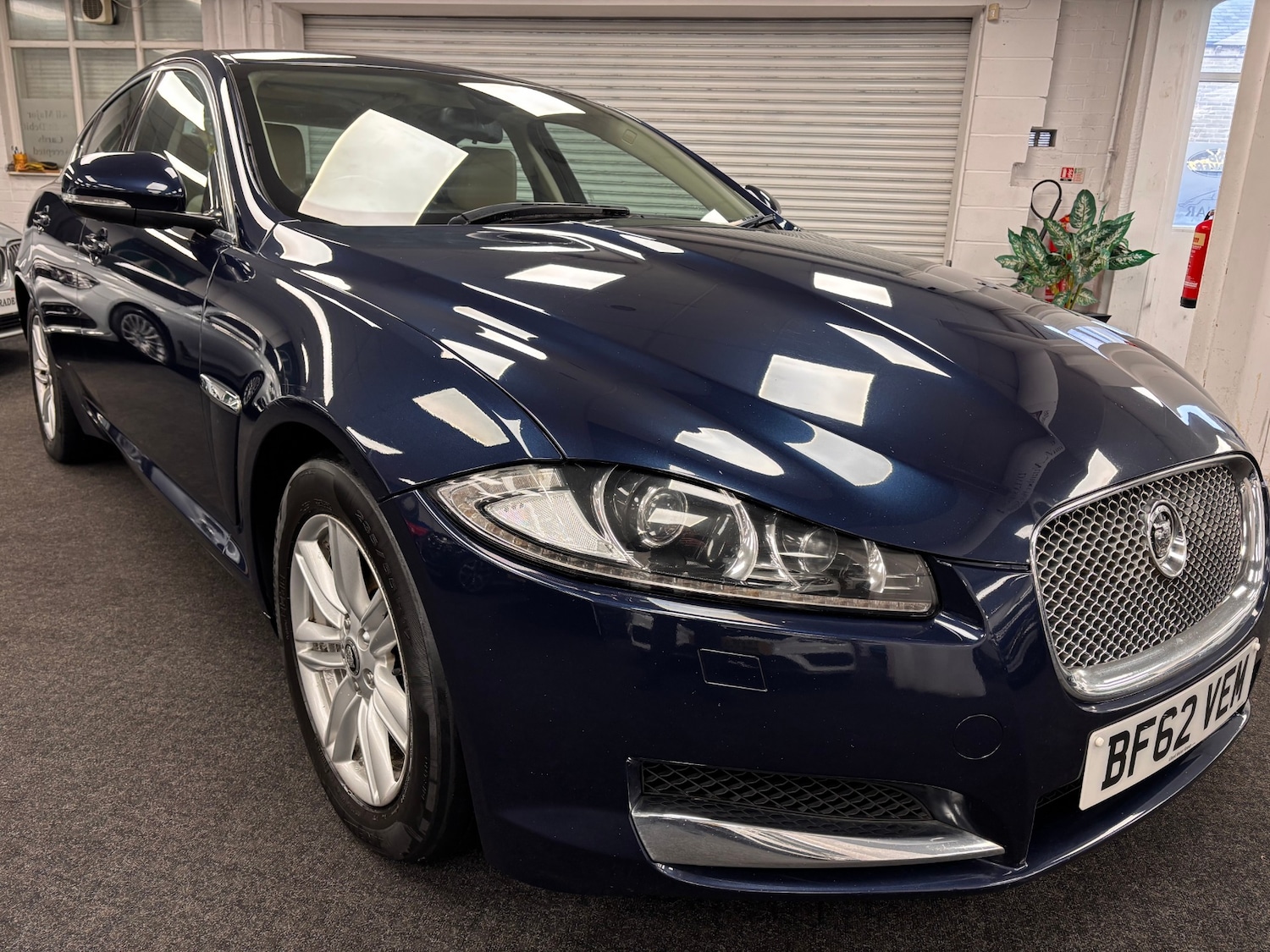 Used Jaguar XF 2012 for sale - 77306878: Photo 8