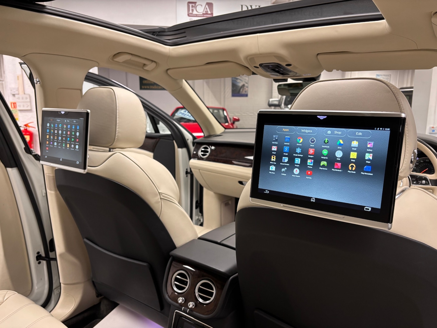 Used Bentley Bentayga 2017 for sale - 76173567: Photo 13