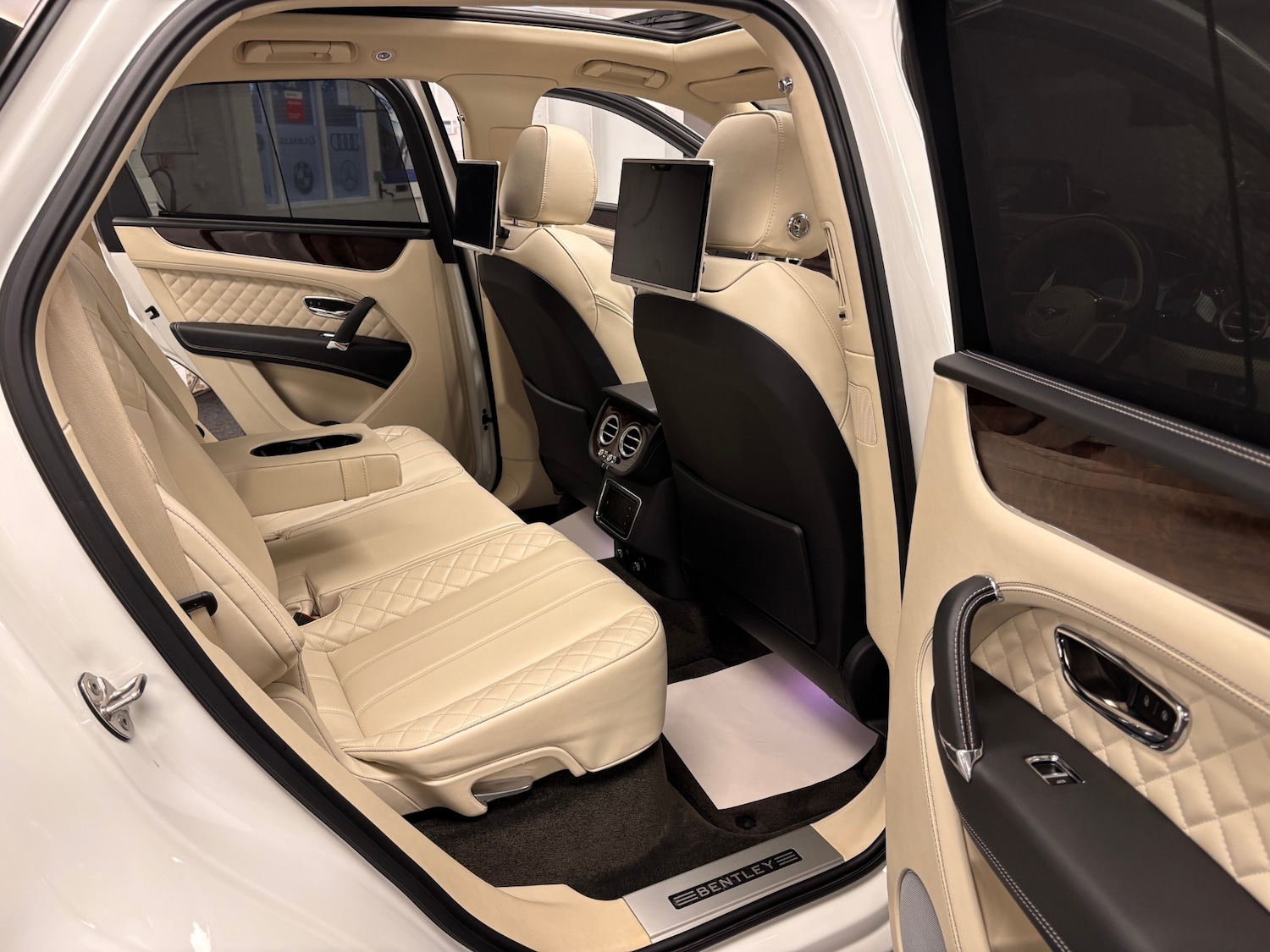 Used Bentley Bentayga 2017 for sale - 76173567: Photo 16